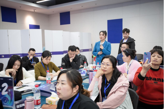 从素人到专业直播，杭州简纯为普通人构筑沉浸式成长场！(图1)